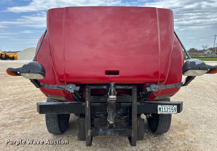 image for item DH9929 1999 International F4900 dump truck
