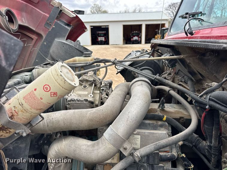 image for item DH9929 1999 International F4900 dump truck