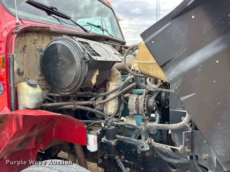 image for item DH9929 1999 International F4900 dump truck