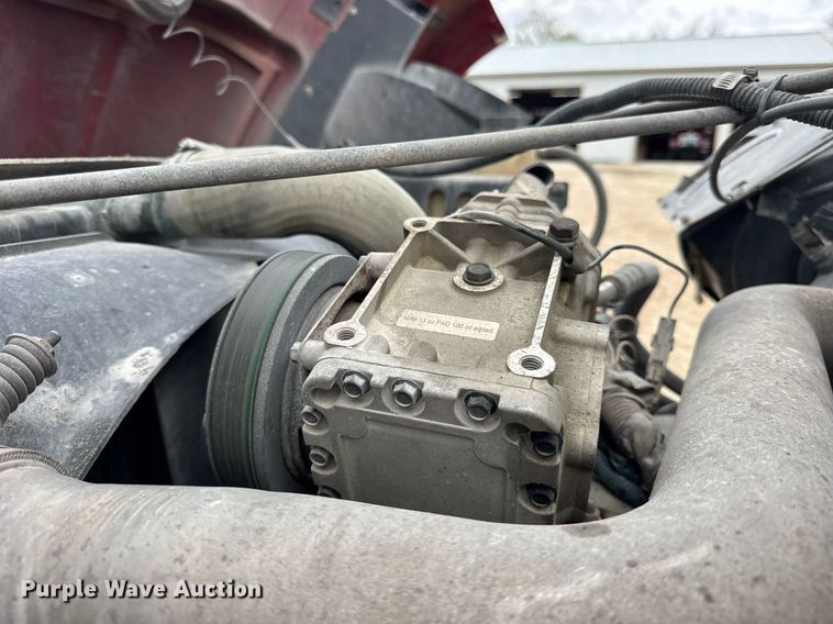 image for item DH9929 1999 International F4900 dump truck