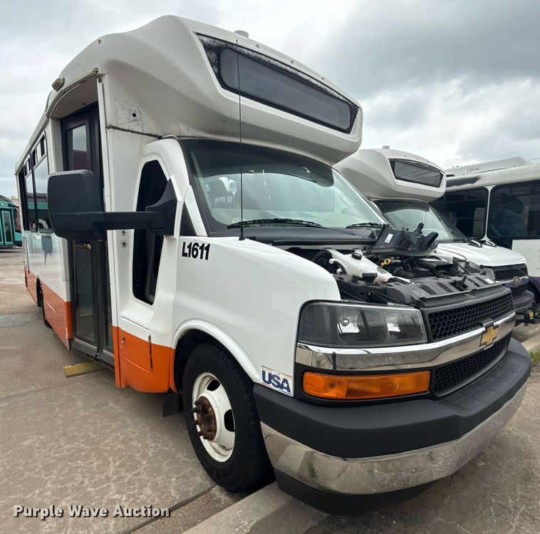 image for item DM5730 2016 Chevrolet Express G4500 shuttle bus
