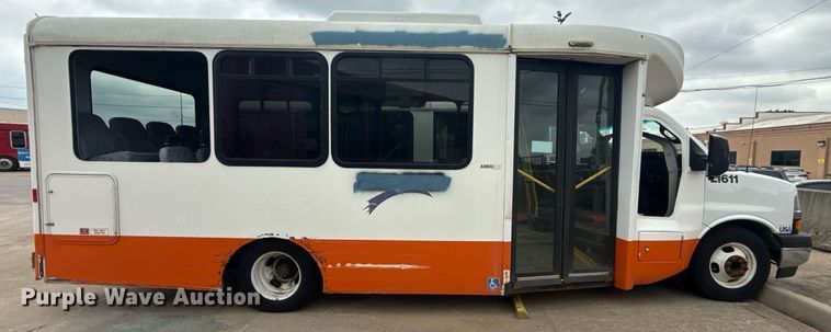 image for item DM5730 2016 Chevrolet Express G4500 shuttle bus