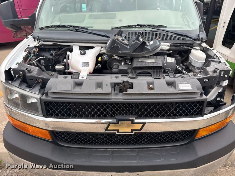 image for item DM5730 2016 Chevrolet Express G4500 shuttle bus