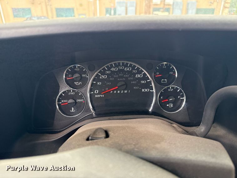 image for item DM5730 2016 Chevrolet Express G4500 shuttle bus