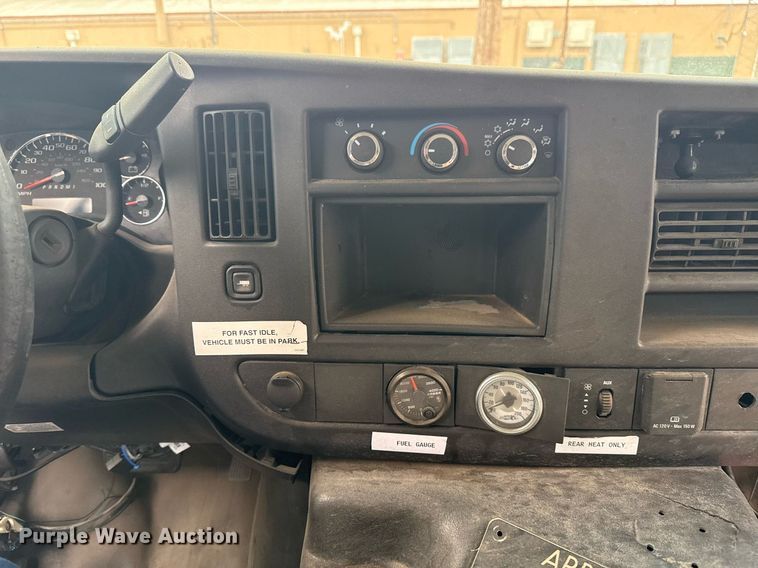 image for item DM5730 2016 Chevrolet Express G4500 shuttle bus