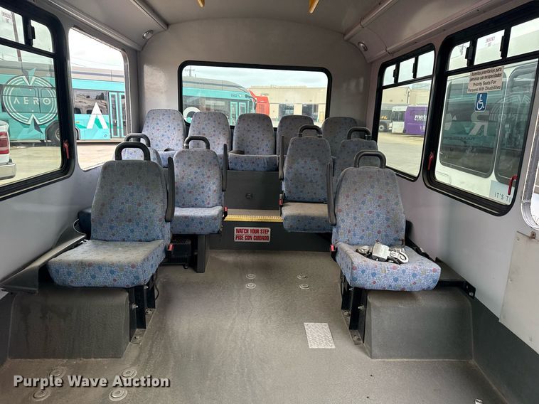 image for item DM5730 2016 Chevrolet Express G4500 shuttle bus