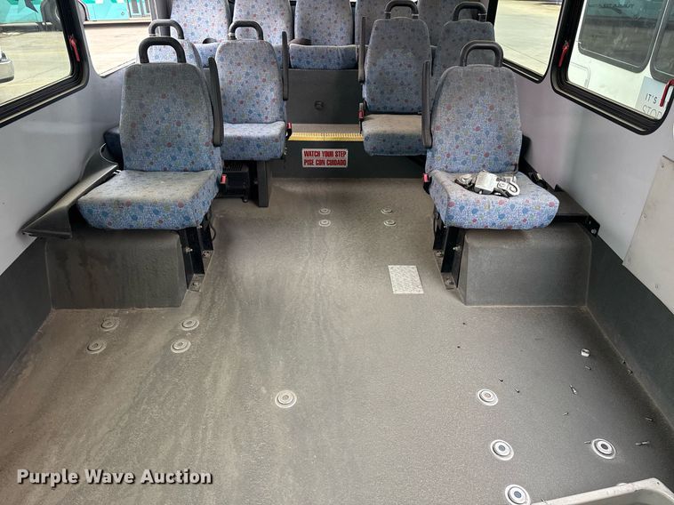 image for item DM5730 2016 Chevrolet Express G4500 shuttle bus