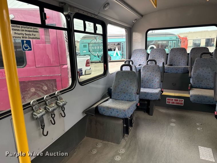 image for item DM5730 2016 Chevrolet Express G4500 shuttle bus