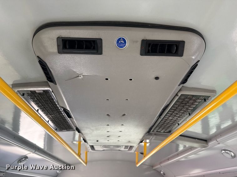 image for item DM5730 2016 Chevrolet Express G4500 shuttle bus