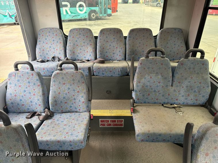 image for item DM5730 2016 Chevrolet Express G4500 shuttle bus