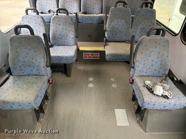 image for item DM5730 2016 Chevrolet Express G4500 shuttle bus