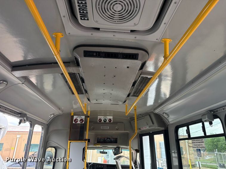 image for item DM5730 2016 Chevrolet Express G4500 shuttle bus