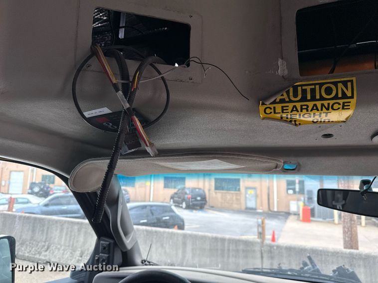 image for item DM5730 2016 Chevrolet Express G4500 shuttle bus