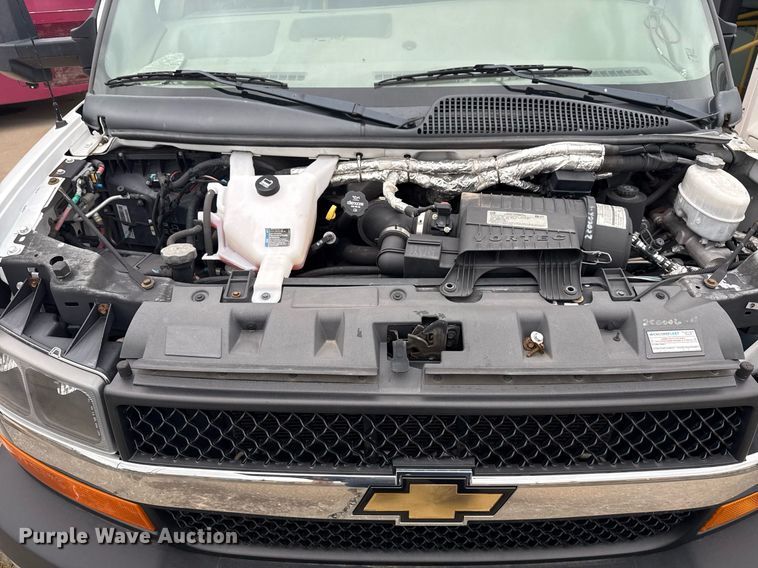 image for item DM5730 2016 Chevrolet Express G4500 shuttle bus