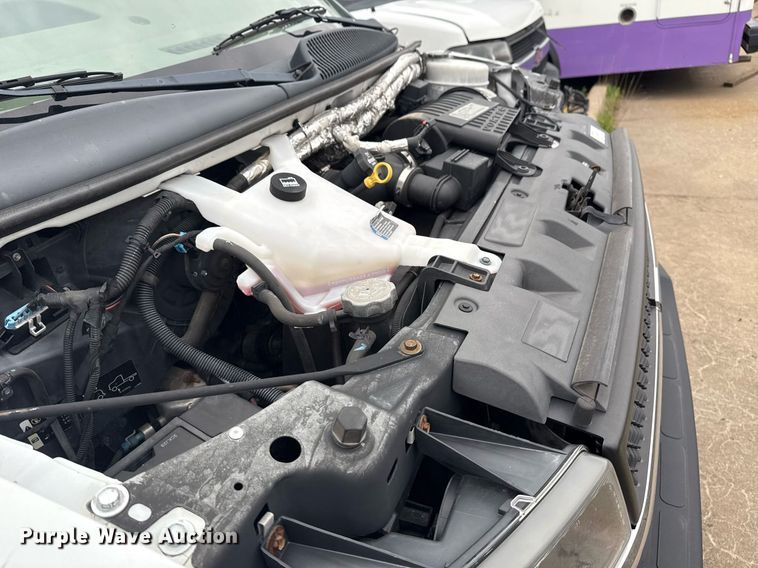 image for item DM5730 2016 Chevrolet Express G4500 shuttle bus