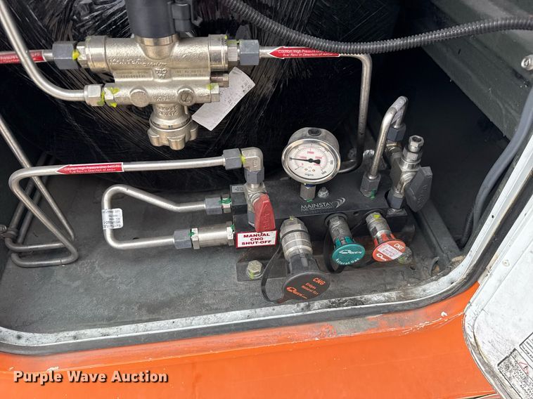 image for item DM5730 2016 Chevrolet Express G4500 shuttle bus