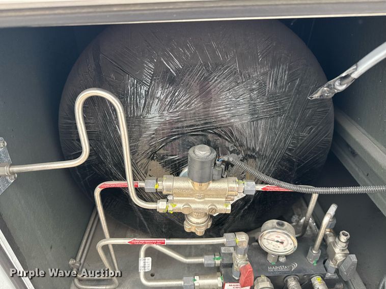 image for item DM5730 2016 Chevrolet Express G4500 shuttle bus