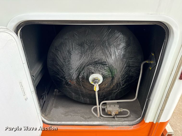 image for item DM5730 2016 Chevrolet Express G4500 shuttle bus