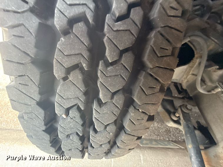 image for item DM5730 2016 Chevrolet Express G4500 shuttle bus