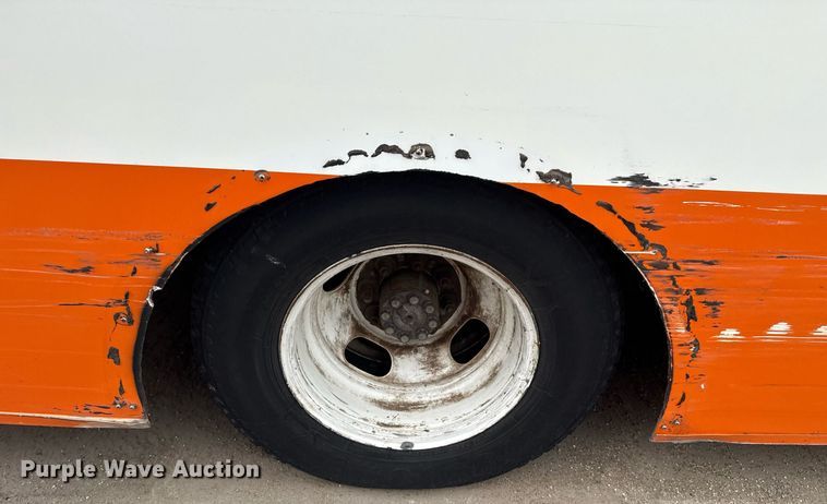 image for item DM5730 2016 Chevrolet Express G4500 shuttle bus