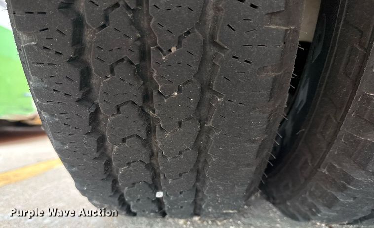 image for item DM5730 2016 Chevrolet Express G4500 shuttle bus