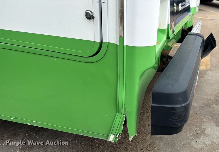 image for item DM5731 2016 Chevrolet Express G4500 shuttle bus