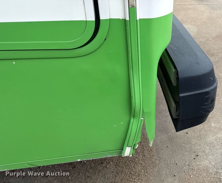 image for item DM5731 2016 Chevrolet Express G4500 shuttle bus