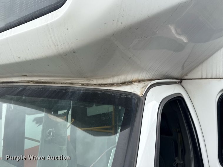 image for item DM5731 2016 Chevrolet Express G4500 shuttle bus