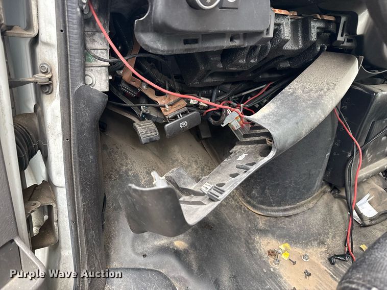 image for item DM5731 2016 Chevrolet Express G4500 shuttle bus