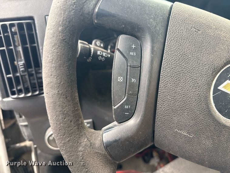 image for item DM5731 2016 Chevrolet Express G4500 shuttle bus