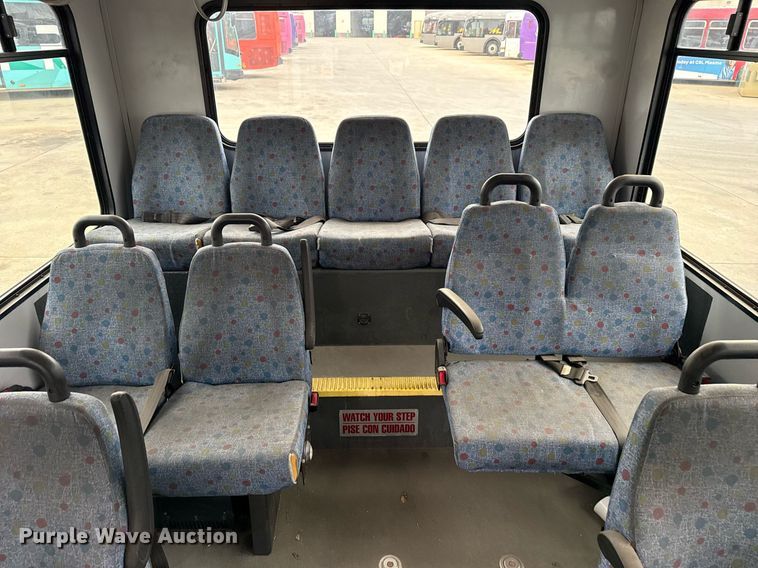 image for item DM5731 2016 Chevrolet Express G4500 shuttle bus