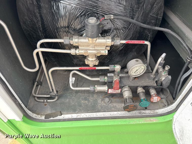 image for item DM5731 2016 Chevrolet Express G4500 shuttle bus