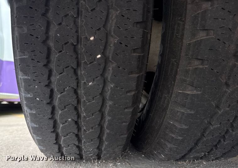 image for item DM5731 2016 Chevrolet Express G4500 shuttle bus