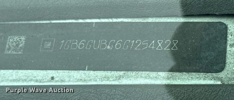 image for item DM5731 2016 Chevrolet Express G4500 shuttle bus