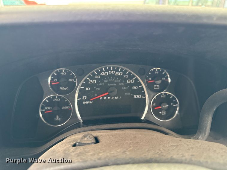 image for item DM5732 2016 Chevrolet Express G4500 shuttle bus