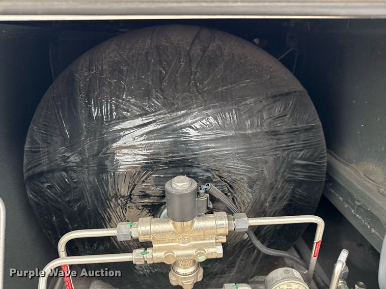 image for item DM5732 2016 Chevrolet Express G4500 shuttle bus