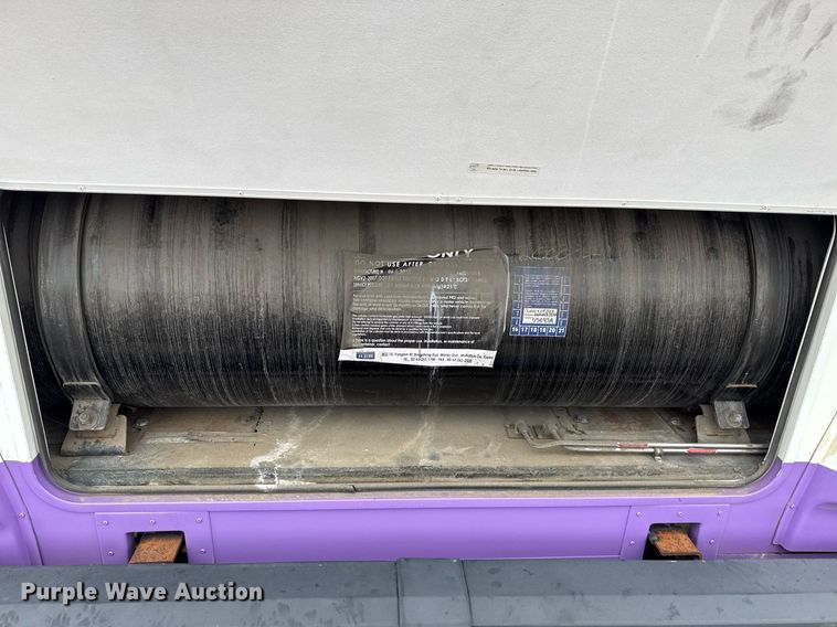 image for item DM5732 2016 Chevrolet Express G4500 shuttle bus