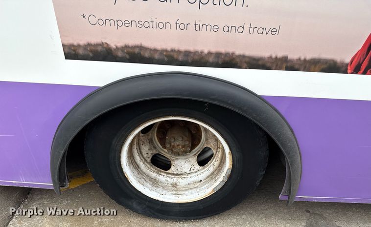 image for item DM5732 2016 Chevrolet Express G4500 shuttle bus