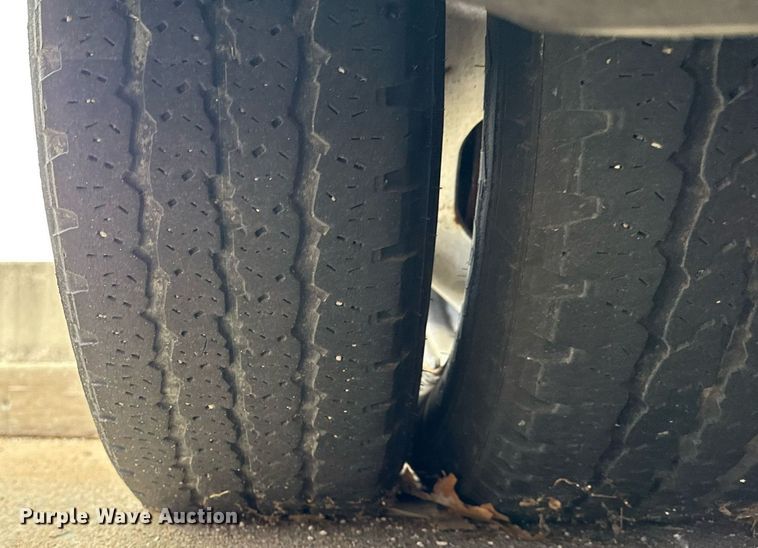 image for item DM5732 2016 Chevrolet Express G4500 shuttle bus