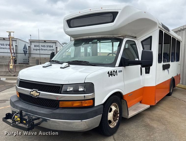 image for item DM5733 2014 Chevrolet Express G4500 shuttle bus