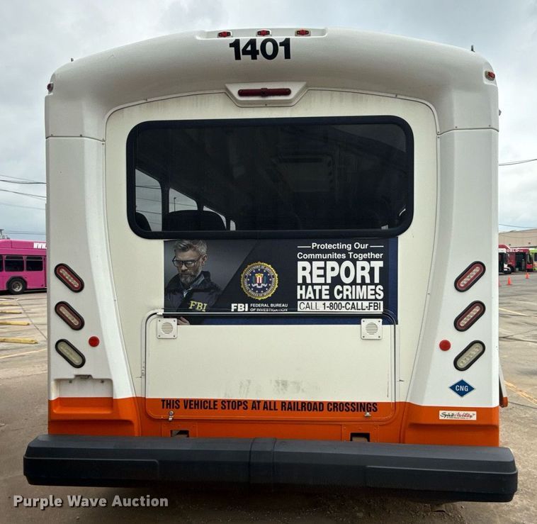 image for item DM5733 2014 Chevrolet Express G4500 shuttle bus