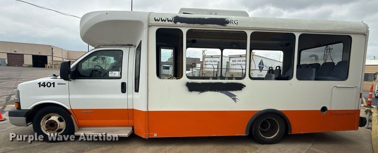 image for item DM5733 2014 Chevrolet Express G4500 shuttle bus