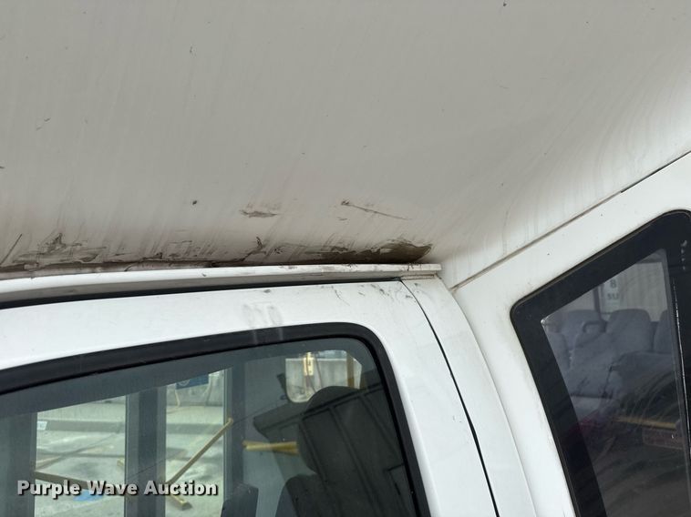 image for item DM5733 2014 Chevrolet Express G4500 shuttle bus