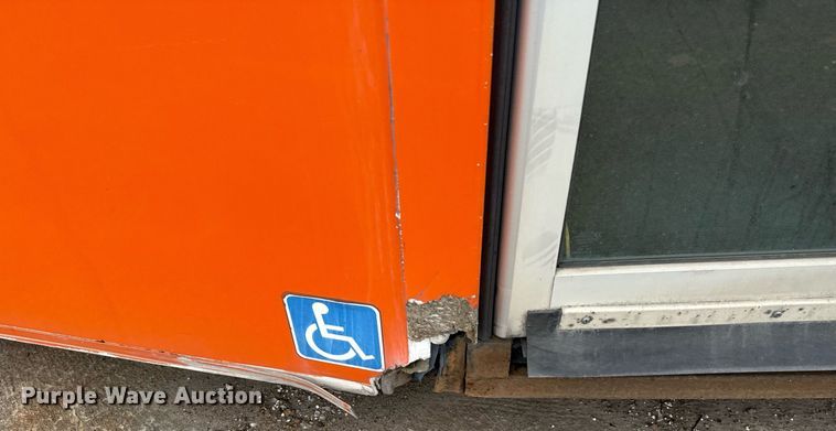 image for item DM5733 2014 Chevrolet Express G4500 shuttle bus