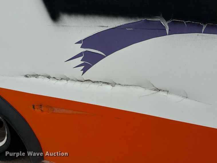 image for item DM5733 2014 Chevrolet Express G4500 shuttle bus