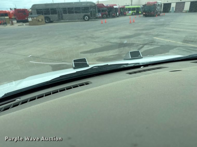 image for item DM5733 2014 Chevrolet Express G4500 shuttle bus