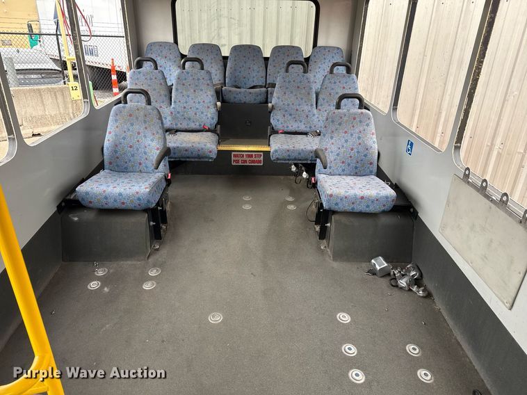 image for item DM5733 2014 Chevrolet Express G4500 shuttle bus