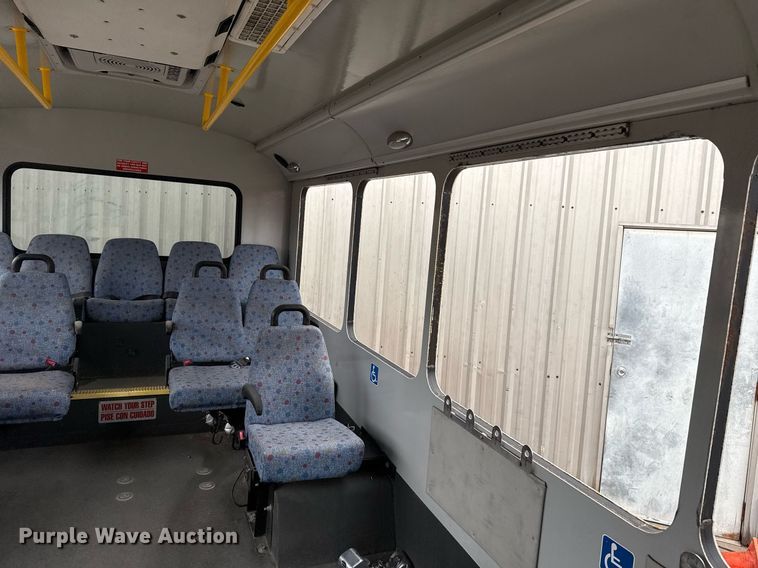 image for item DM5733 2014 Chevrolet Express G4500 shuttle bus