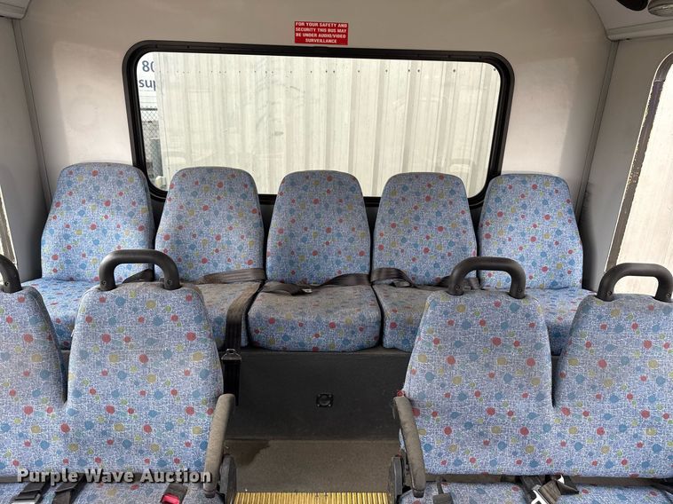 image for item DM5733 2014 Chevrolet Express G4500 shuttle bus