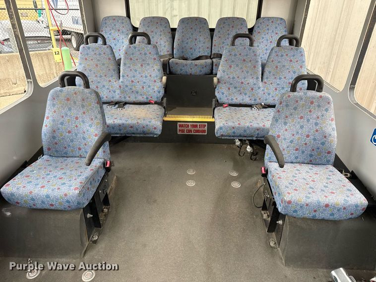 image for item DM5733 2014 Chevrolet Express G4500 shuttle bus